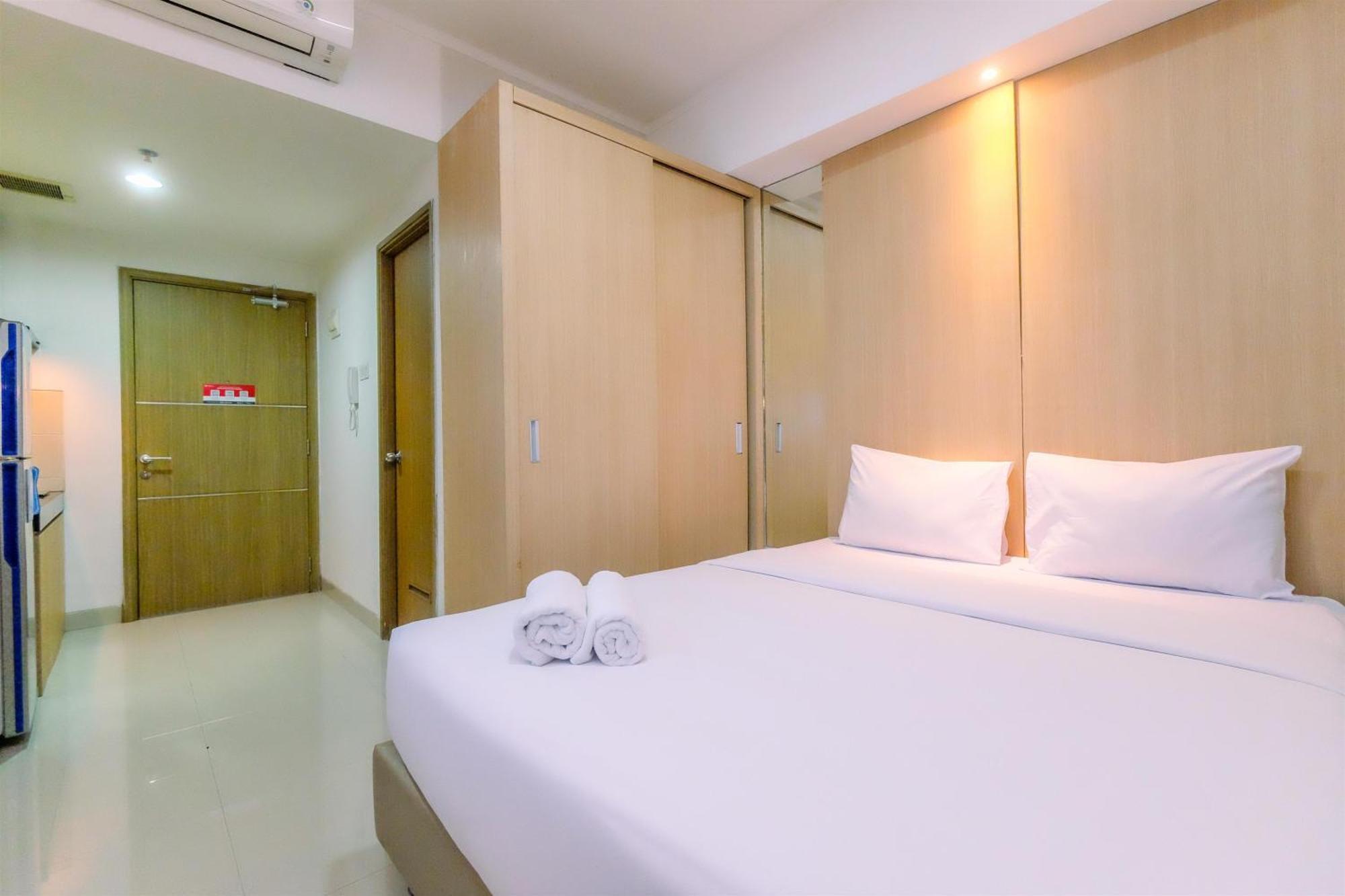 Best Deal And Cozy Studio Oasis Cikarang Apartment By Travelio Exteriör bild